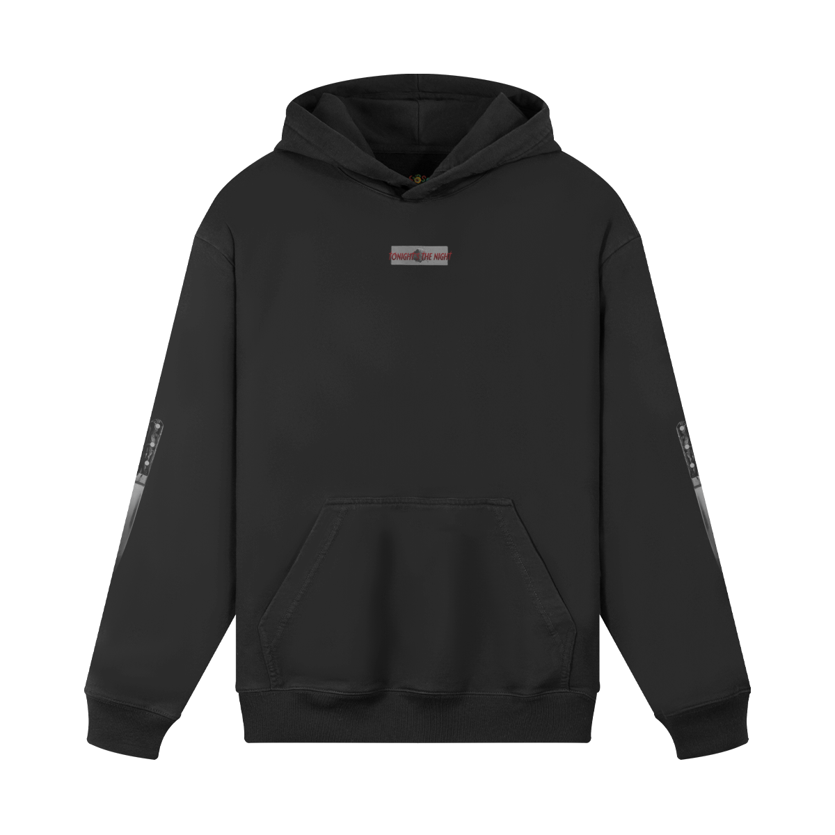 Felpa nera con cappuccio e tasca frontale, stampa con testo centrale e dettagli grafici sulle maniche