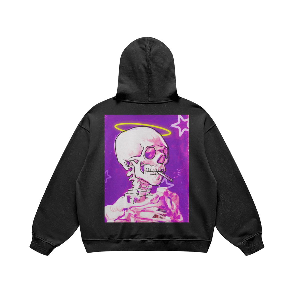 Felpa nera con cappuccio e stampa di uno scheletro con alito al neon giallo su sfondo viola con stelle