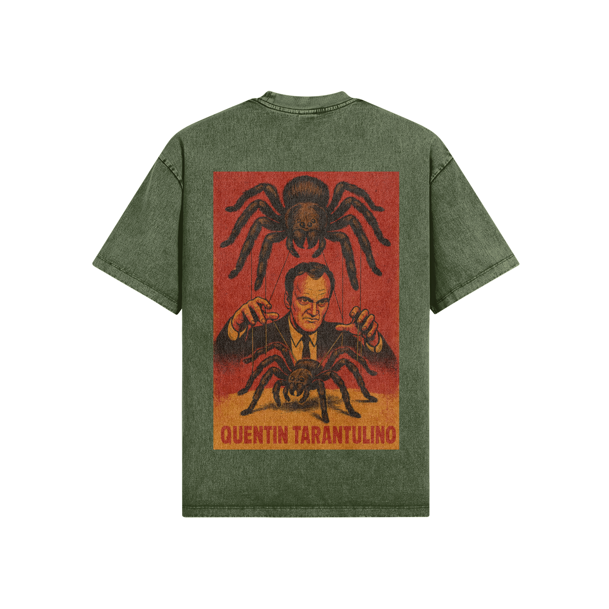 Poster illustrato Quentin Tarantulino su maglietta verde oliva, tarantola e marionette in stile film vintage.